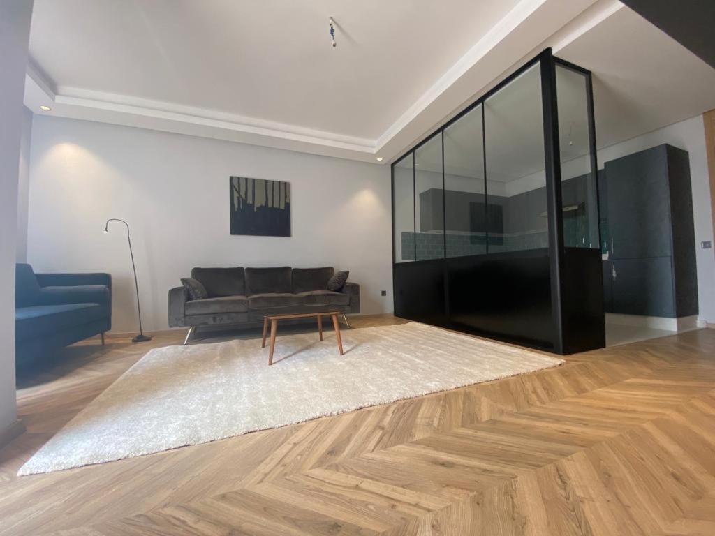 Spacious New 1-Bedroom Unit In Downtown W Terrace And Free Parking Casablanca Bagian luar foto