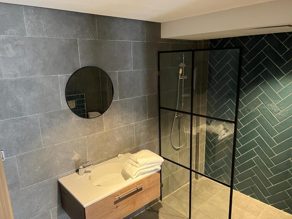 Spacious New 1-Bedroom Unit In Downtown W Terrace And Free Parking Casablanca Bagian luar foto